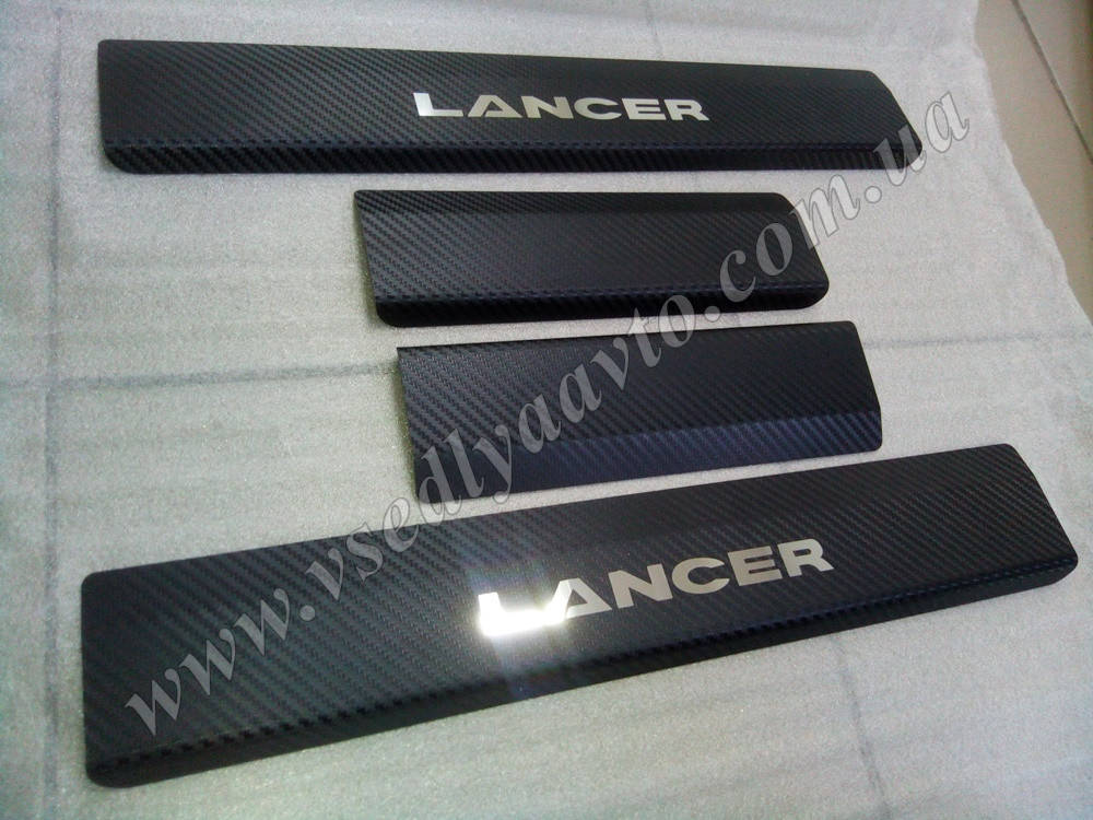 

Защита порогов - накладки на пороги Mitsubishi LANCER X с 2007 г. (Carbon)