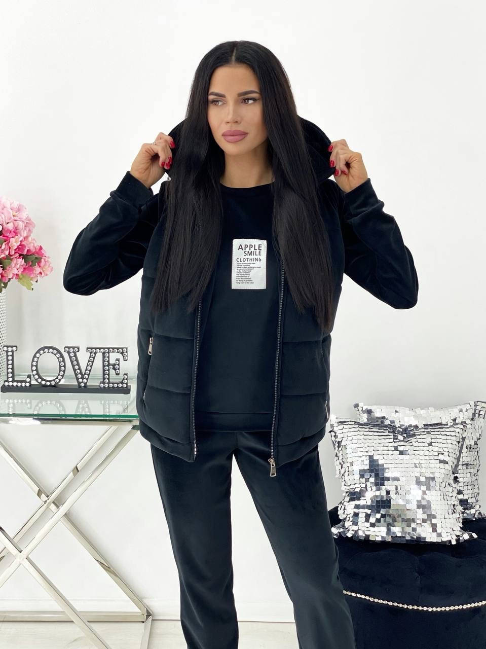 

Женский спортивный велюровый костюм с жилеткой