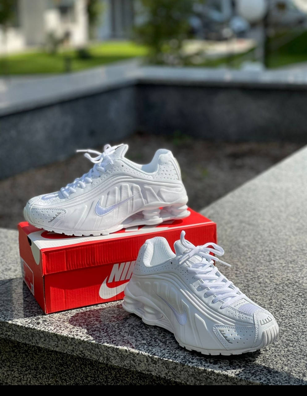 

Кроссовки кожаные NIKE SHOX R4 белые 41, Белый