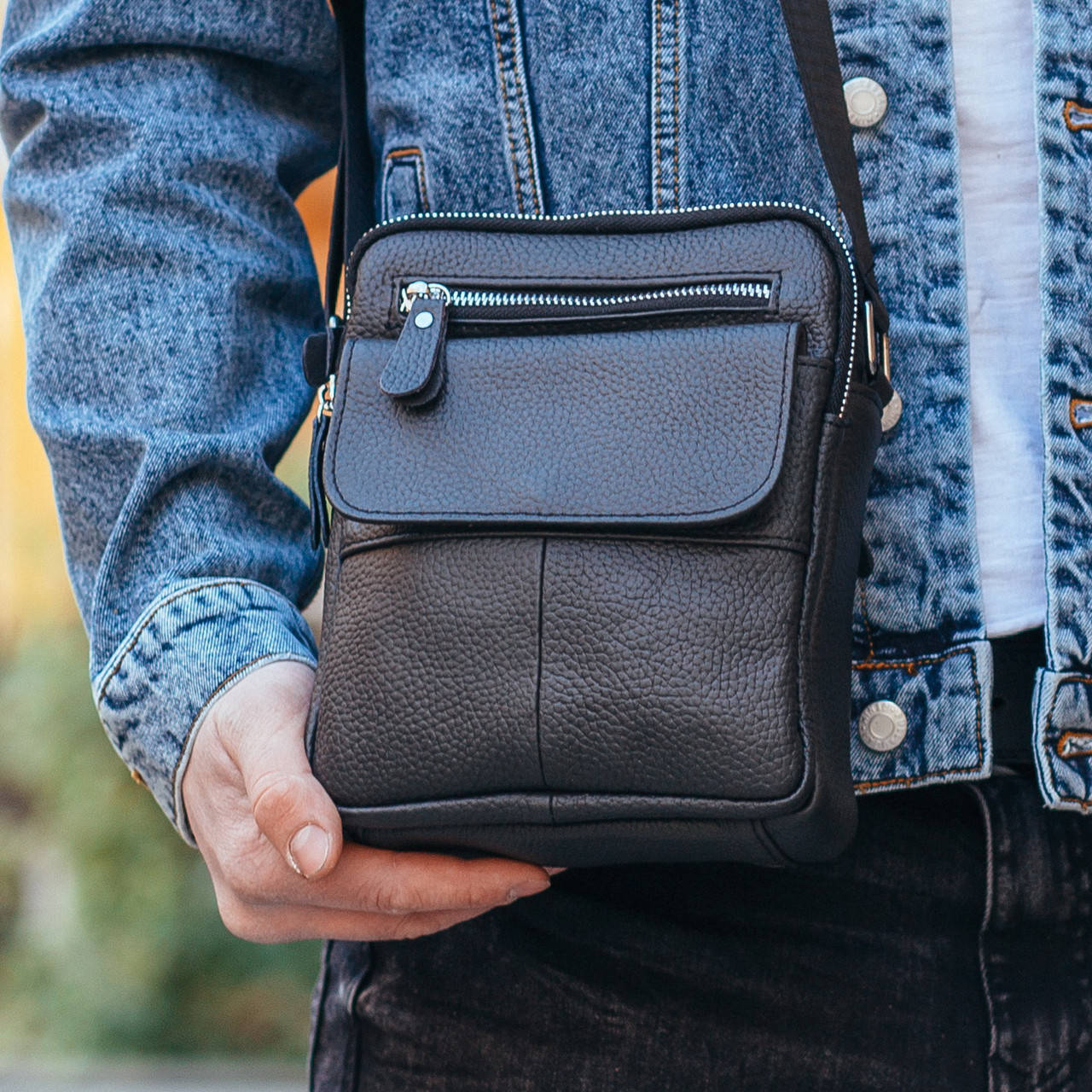 

Мужская кожаная сумка через плече Tiding Bag SK N7689 черная, Черный