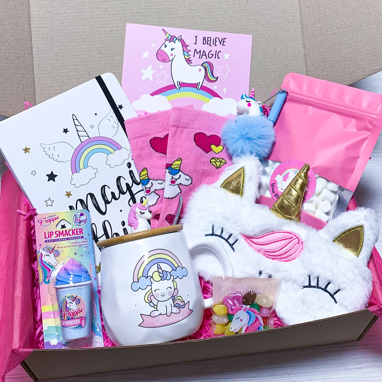 

Подарочный бокс для девочки WowBoxes "Unicorn Box №9"