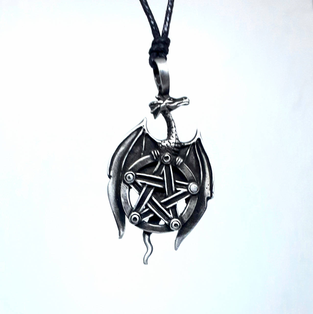 

Кулон дракон с пентаграммой