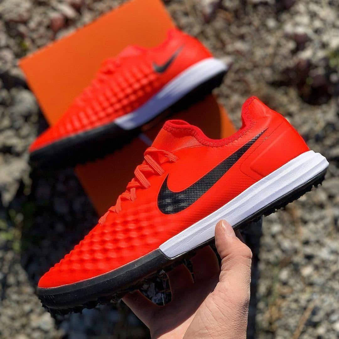 

Сороконожки Nike Magista X Finale Сороконожки Найк Магиста Х Финал, Красный