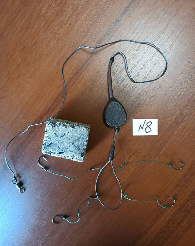 

Снасть Макушатник с макухой на петле .