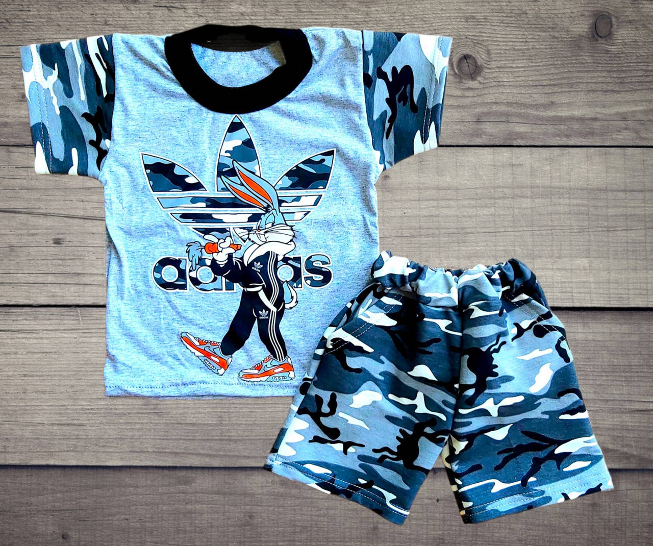 

Детский камуфляжный летний костюм футболка и шорты для мальчика ADIDAS & Bugs Bunny