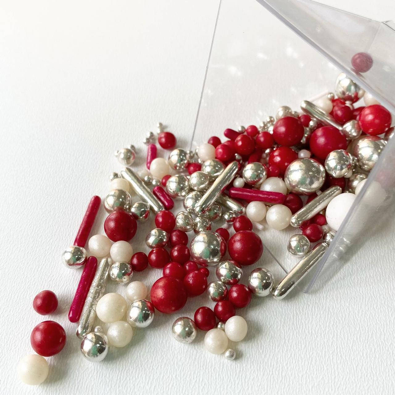 

Посыпка сахарная для кондитерских изделий Микс Королева Вишня