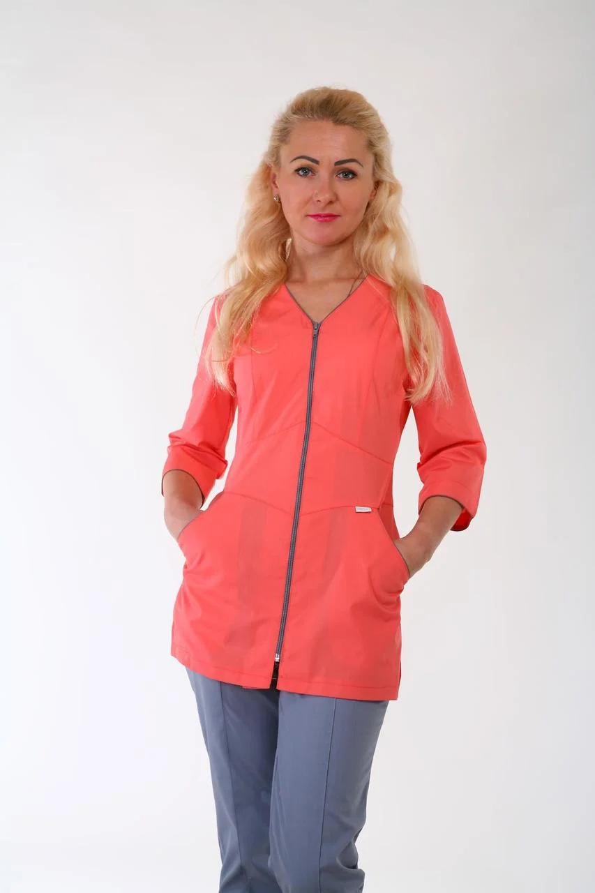 

Жіночий медичний костюм