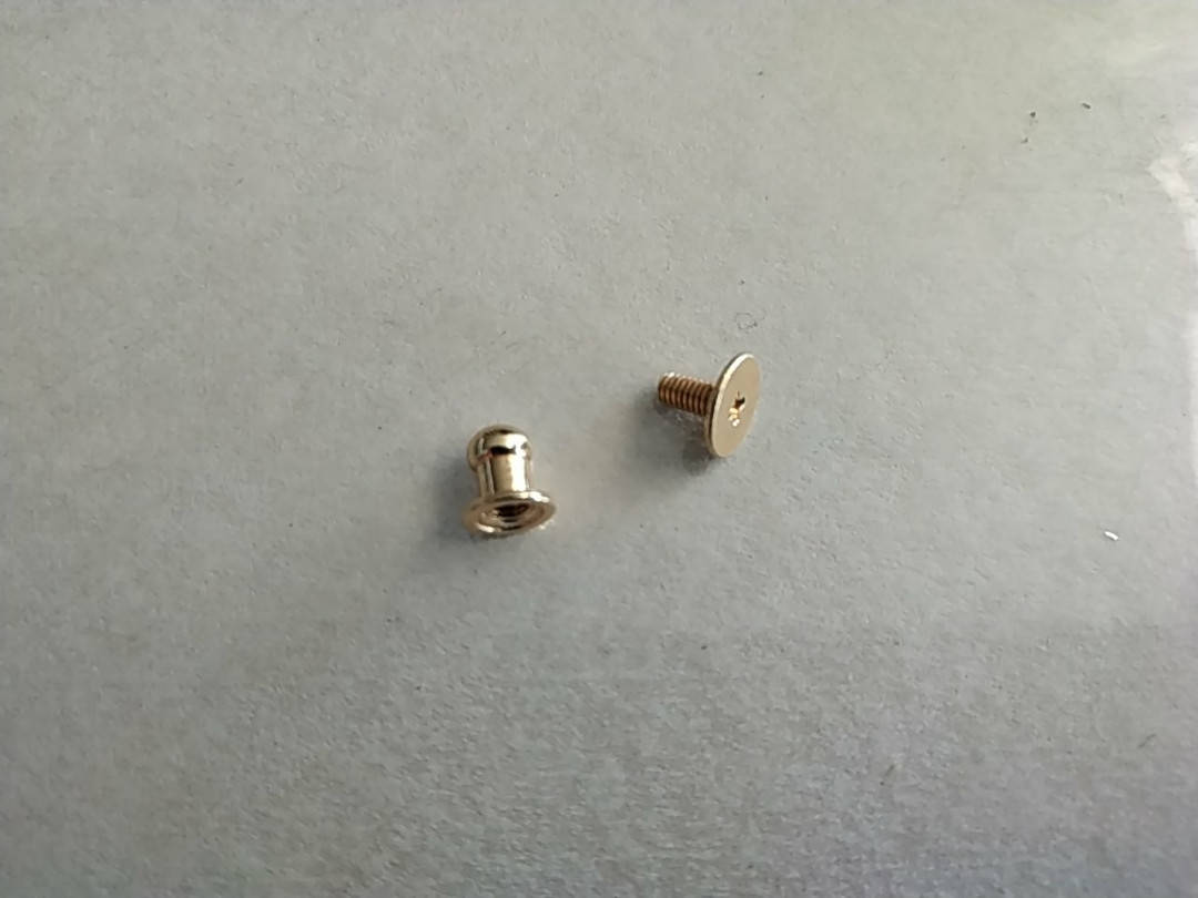 

Кобурной винт золото 5мм головка