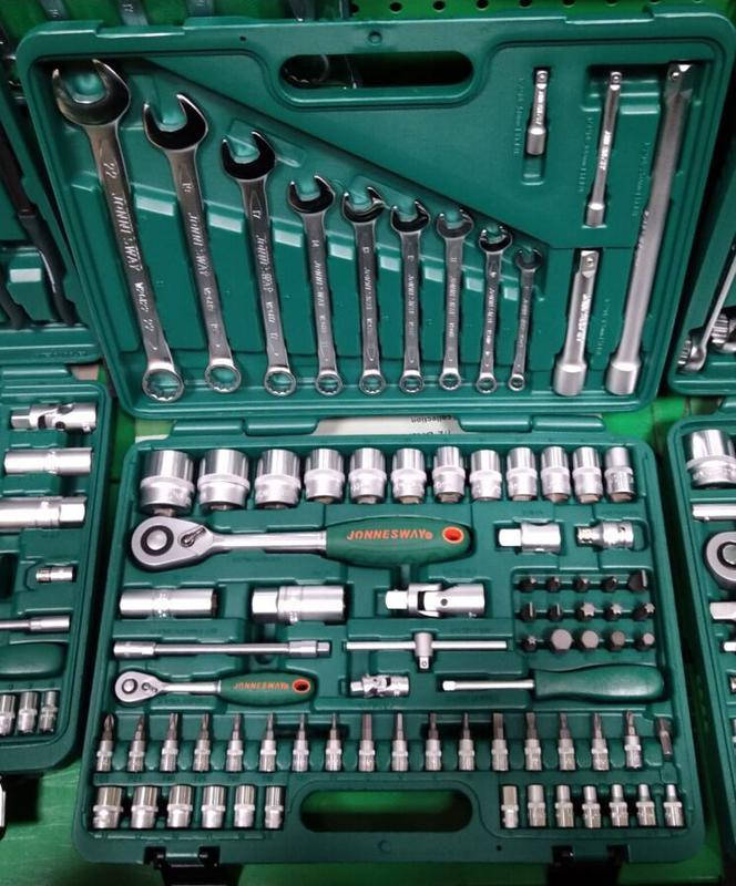 

Набор инструментов Jonnesway S04H52482S 1/2"DR 1/4"DR 82 предметов