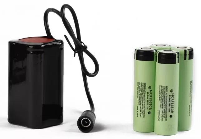 

Велосипедный аккумулятор solarstorm для фары 8,4В 4х18650 на 6400mAh
