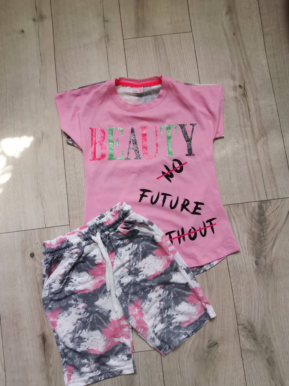 

Детский летний костюм для девочки розовый на 4,5 лет