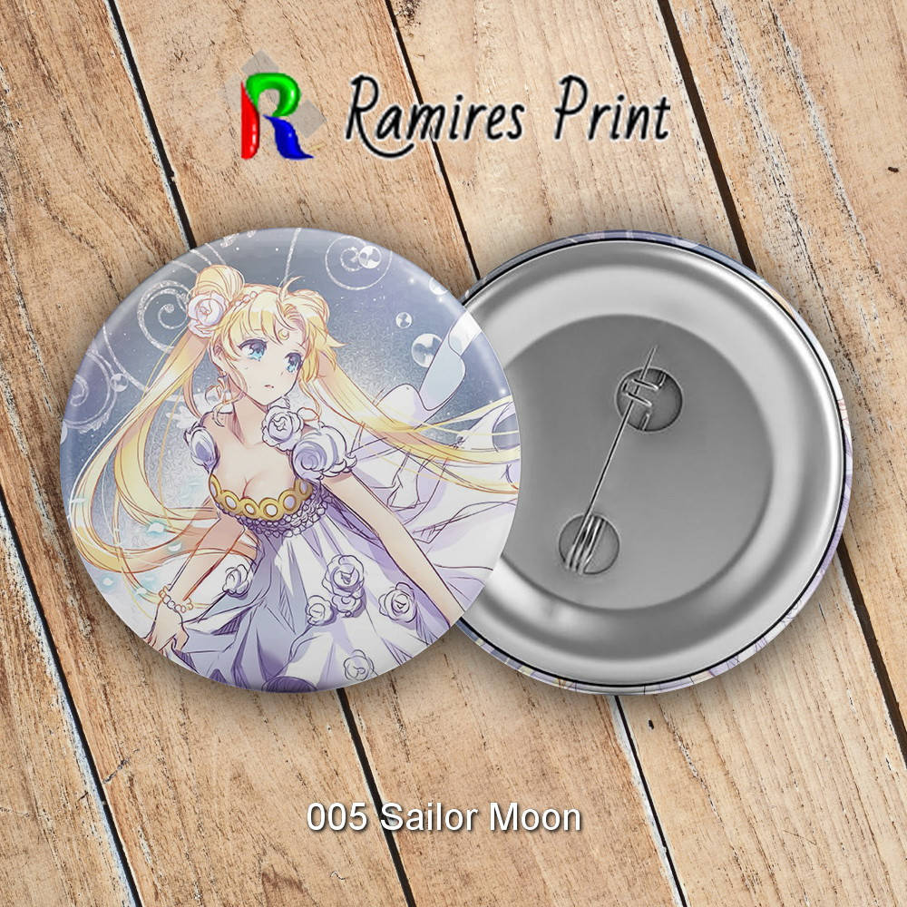 

Значок Sailor Moon 005