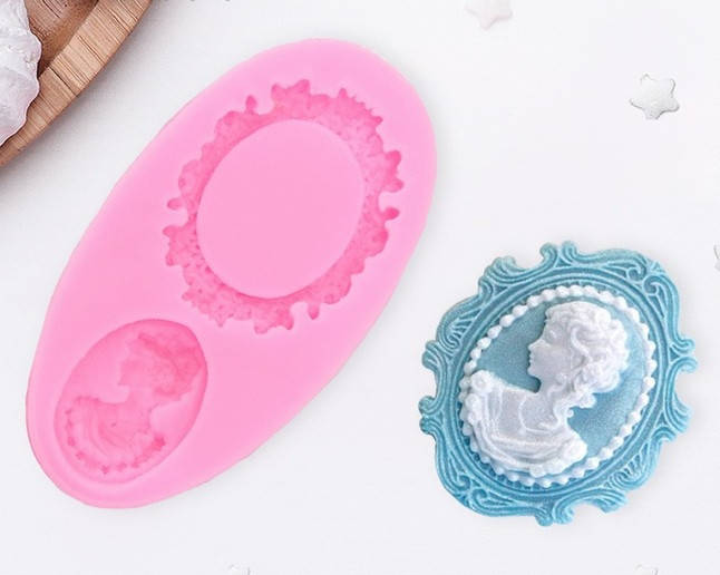 

Молд кондитерський силіконовий для мастики Камея з рамочкою
