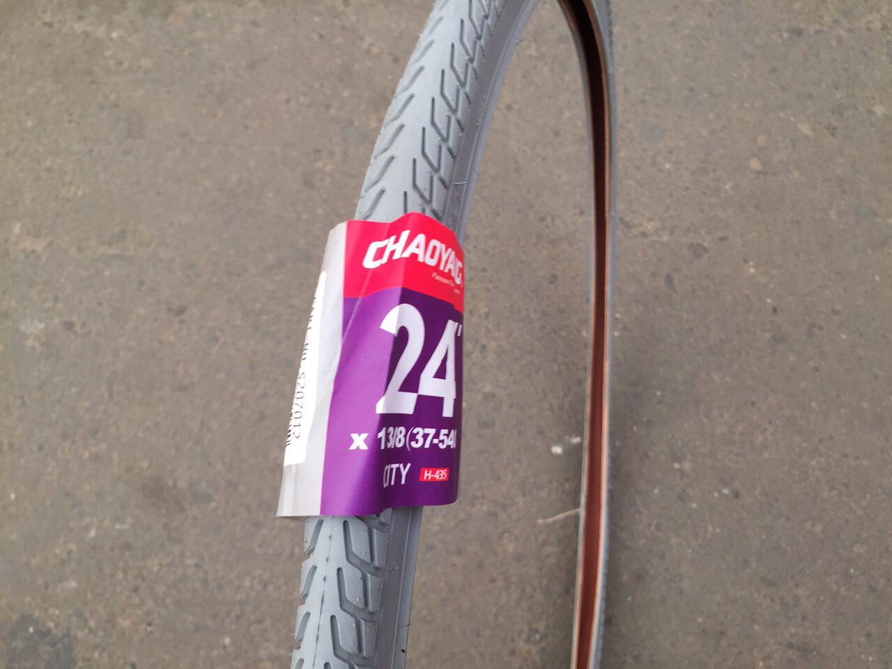 

Покрышка на инвалидную коляску 24х 1 3/8 (37-540) Сhaoyang