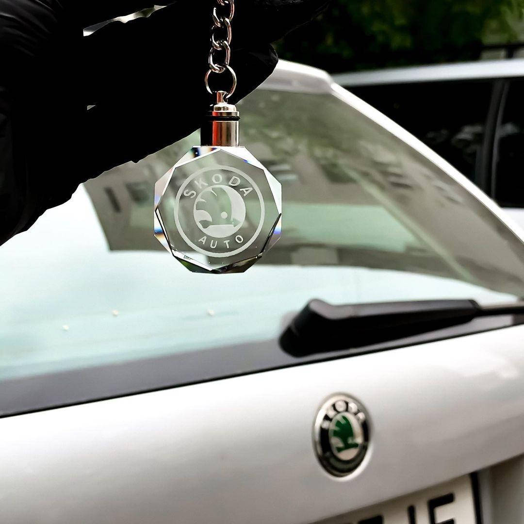 

Led брелок кристалл SKODA