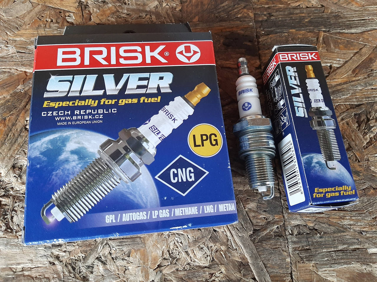 

Свечи Ваз, Газ, Заз, Москвич, Ланос, Сенс (8-клапанный двигатель) Brisk Silver LR15YS под газовое оборудование
