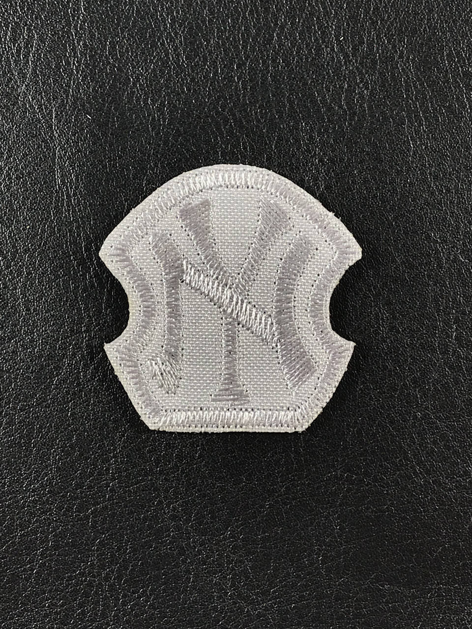 

Нашивка New York цвет серый 40x40 мм