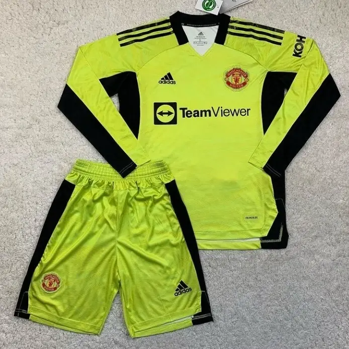 

Вратарская форма Ман Юнайтед салатовая 2021-22