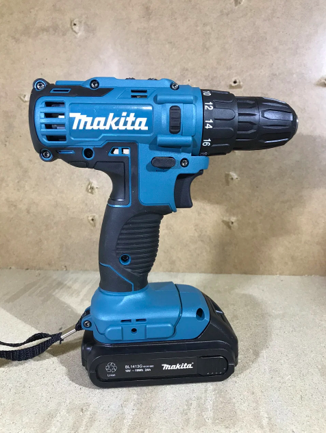 

Шуруповерт акумуляторный Makita DF332D + кейс