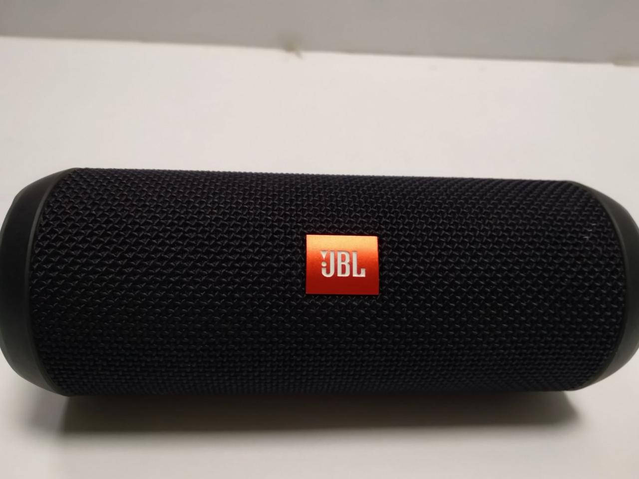 

Акустика Колонка JBL FLIP3 Essential Black Б/У Оригинал