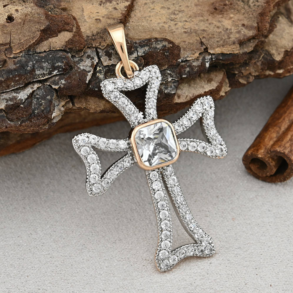 

Крестик с родированием для цепочки до 3 мм 71291 размер 39х24 мм белые фианиты вес 4.1 г позолота 18К