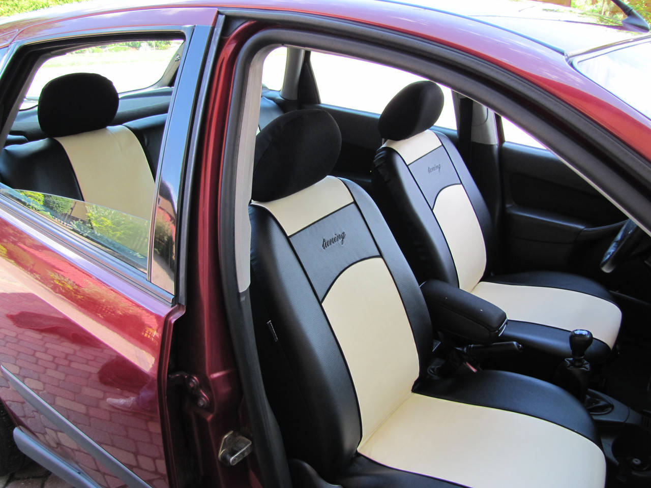 

Автомобильные чехлы из экокожи Daewoo Nexia универсальные STANDART