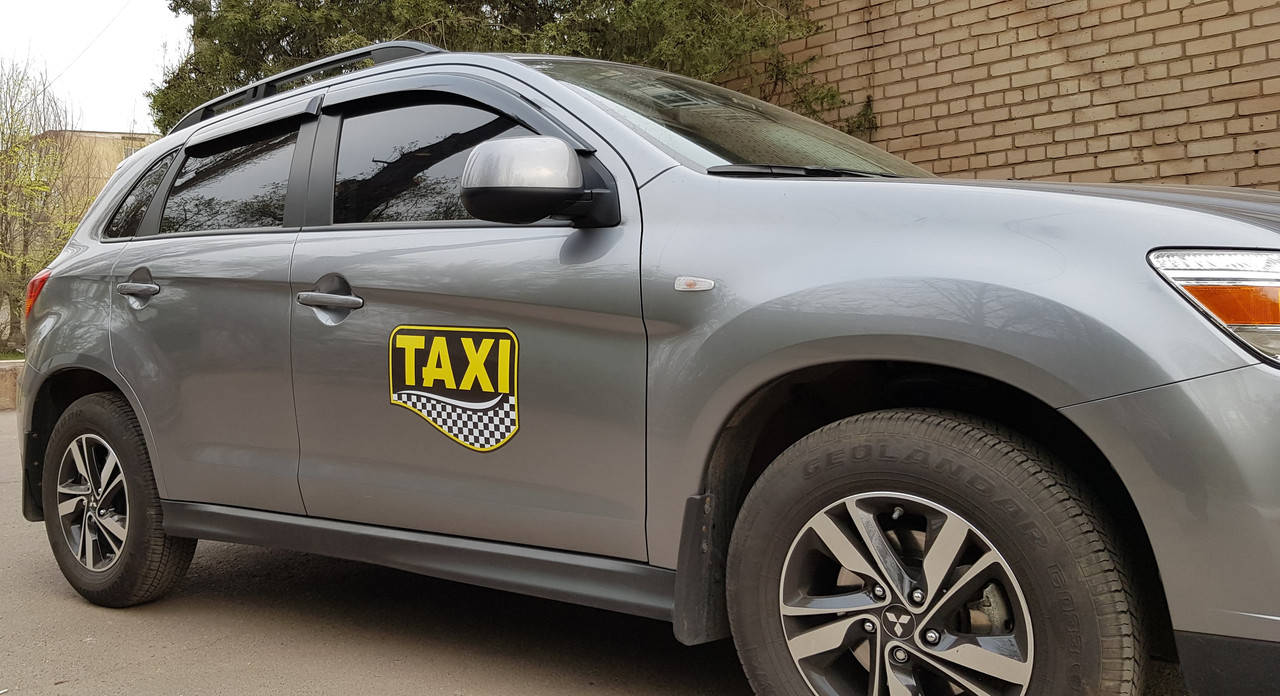 

Наклейка магнитная на такси с шашками (40х30 см, толщина 1 мм, 2 шт. в комплекте)