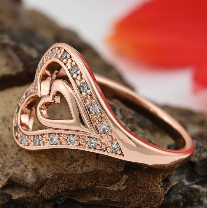 

Кольцо Xuping 15262 белые фианиты ширина 13 мм позолота РО размер 21