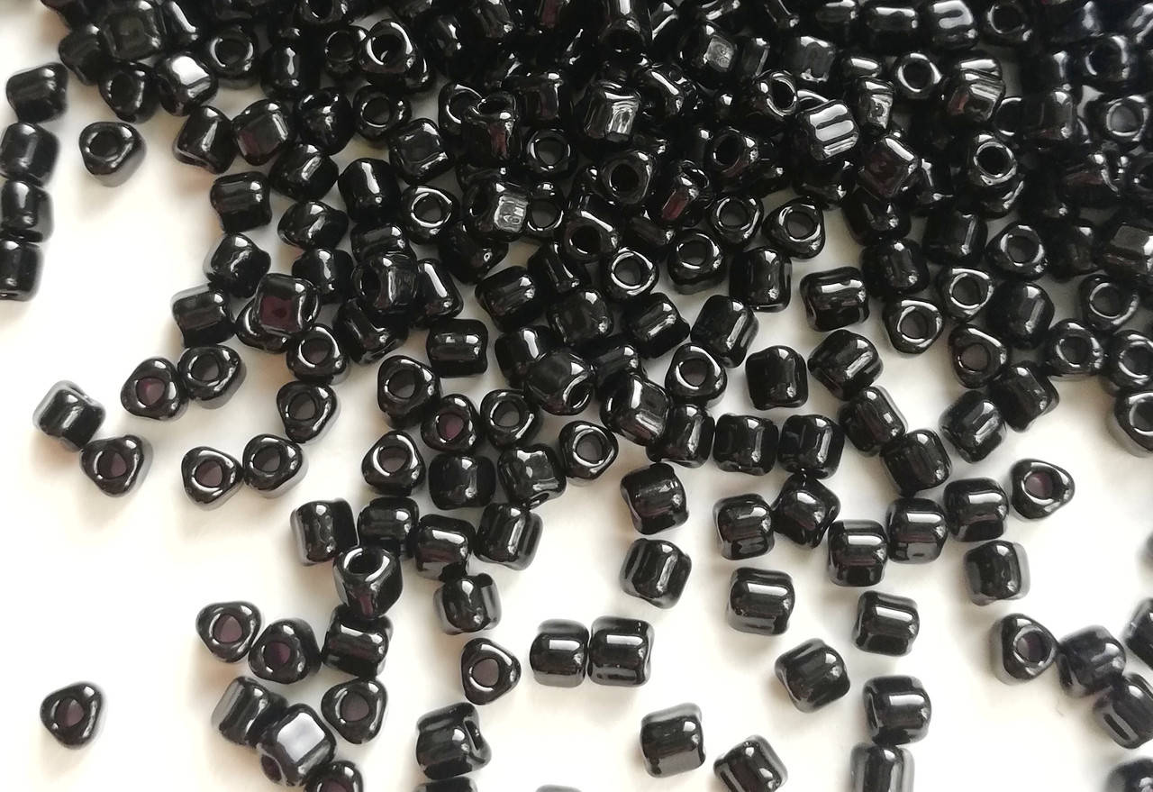 

Miyuki Triangle Beads 10/0 Black 5 г.