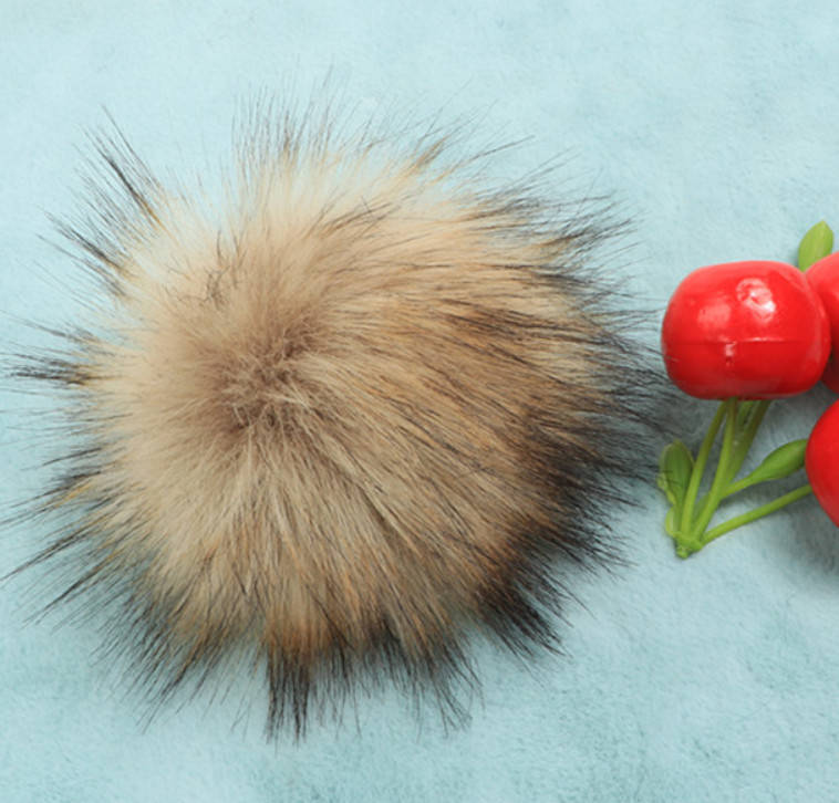 

Помпон искусственный мех енот 11 см