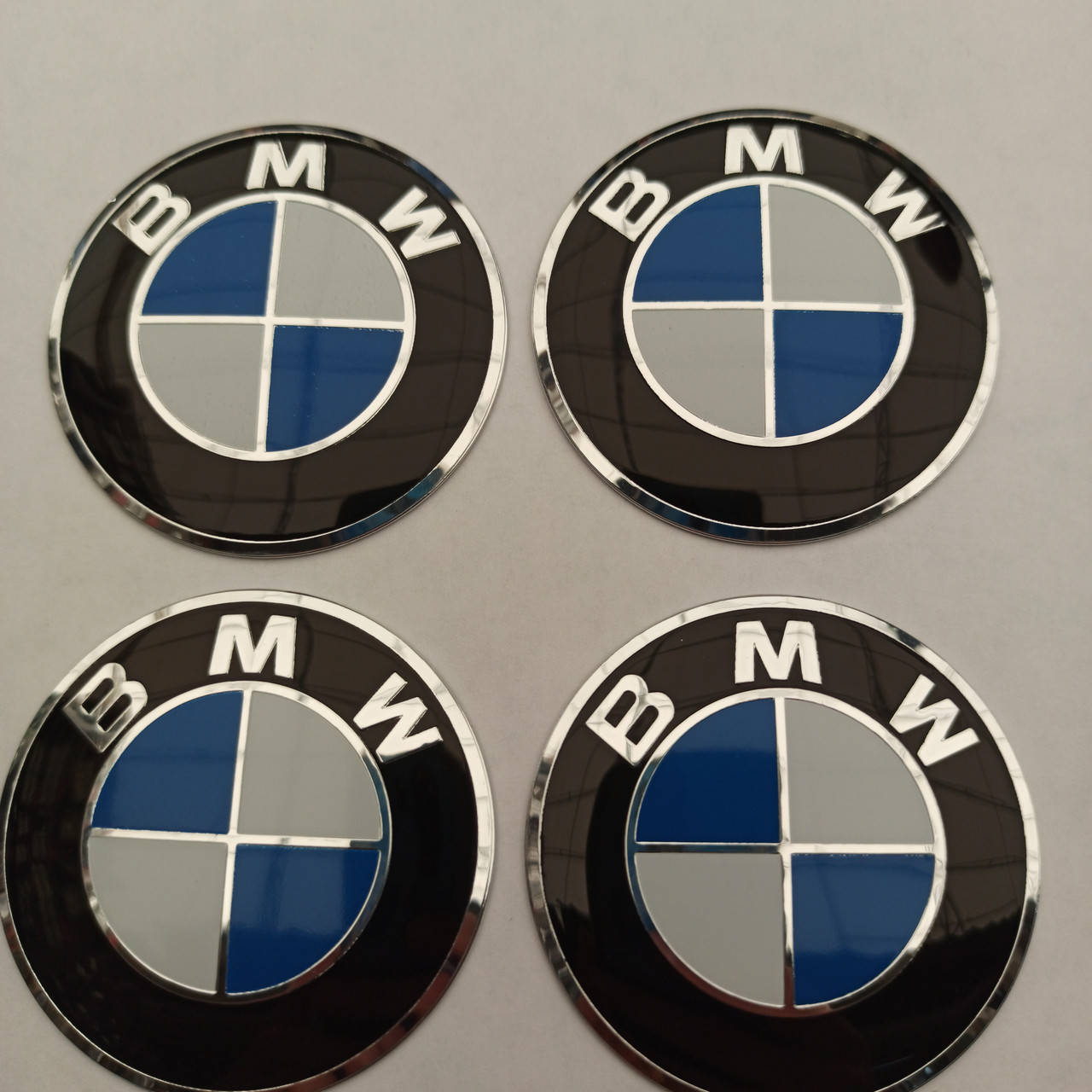 

Наклейка выпуклая на колпачок диска BMW 56 мм