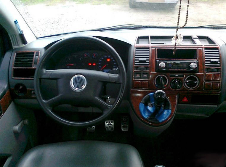 

Декор панели (накладки на панель) Volkswagen T5 (фольксваген т5)