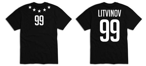 

Именная футболка с белым нанесением.