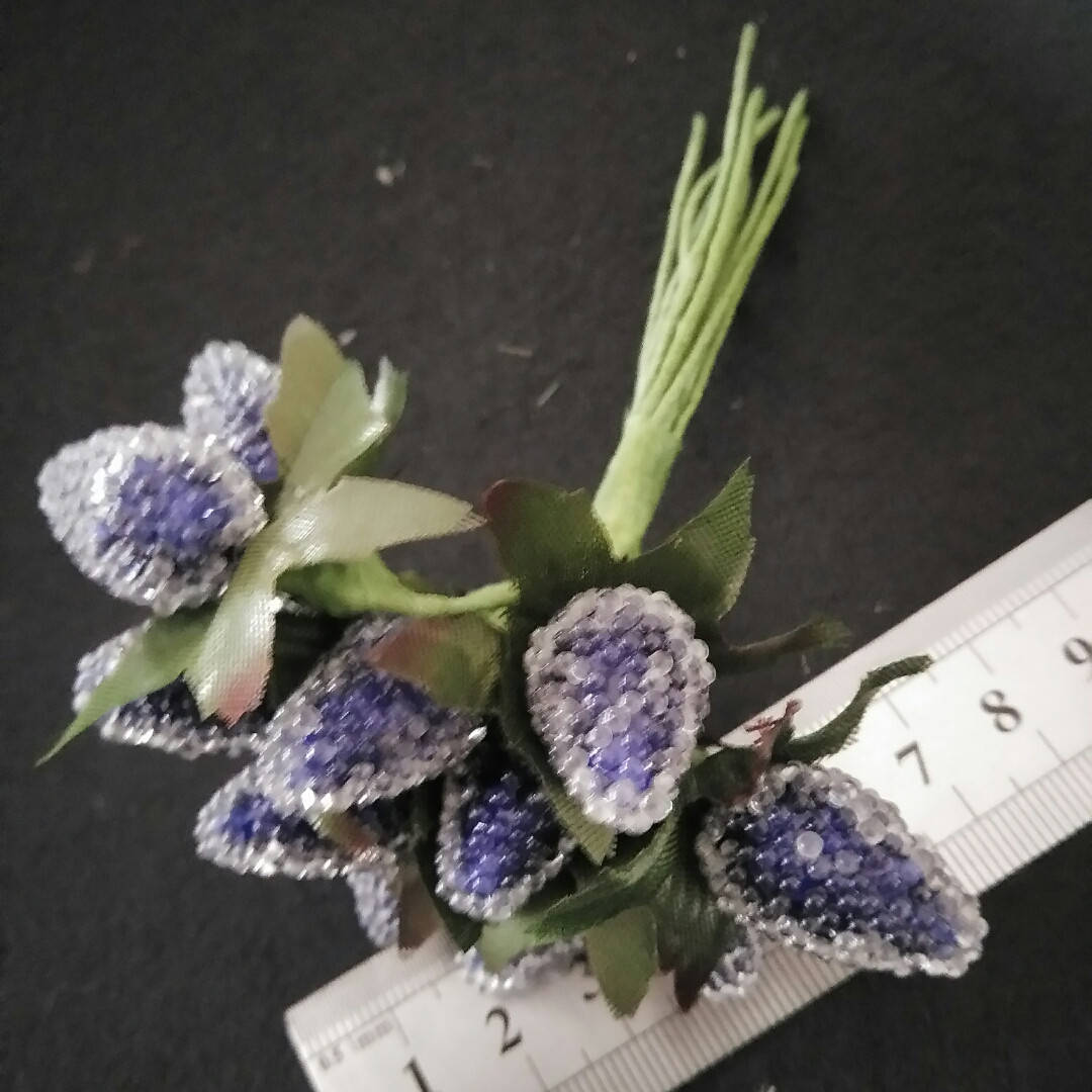 

Ягодка в бульонке пучек синяя, Синий