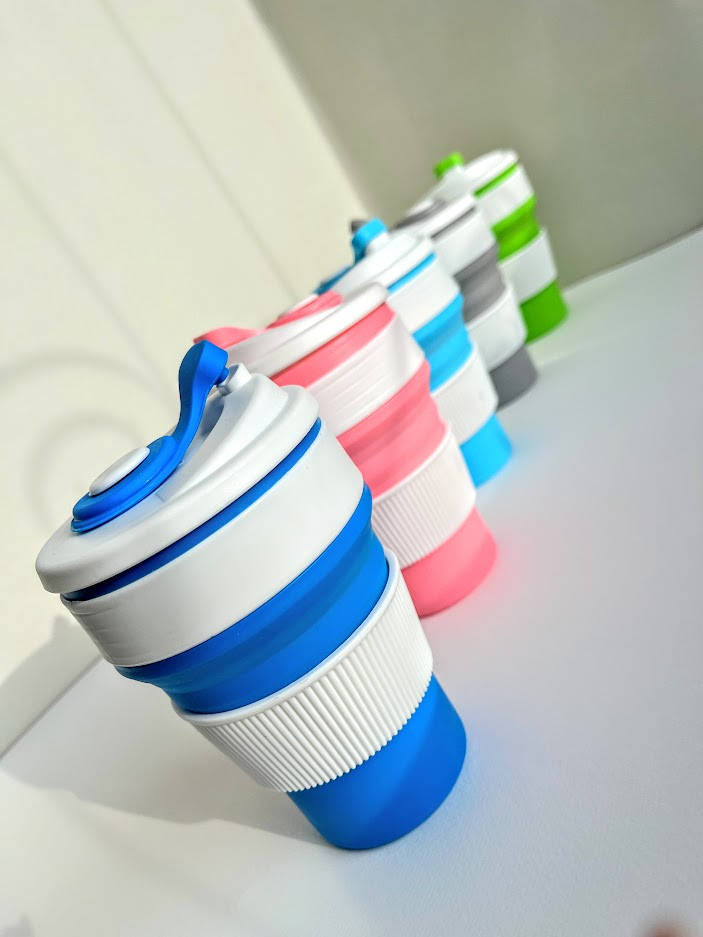 

Складная силиконовая чашка с крышкой Collapsible, Разные цвета