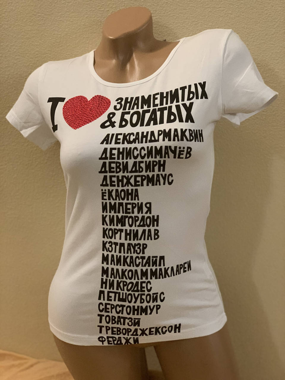 

Футболка женская молодежная