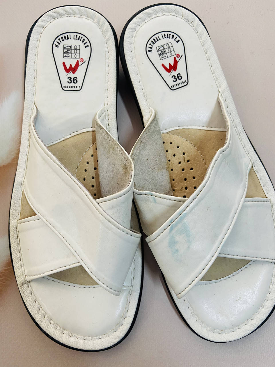 

Домашні жіночі шкіряні, вуличні капці, 36 розмір, уцінка товар з вітрини, Бежевый