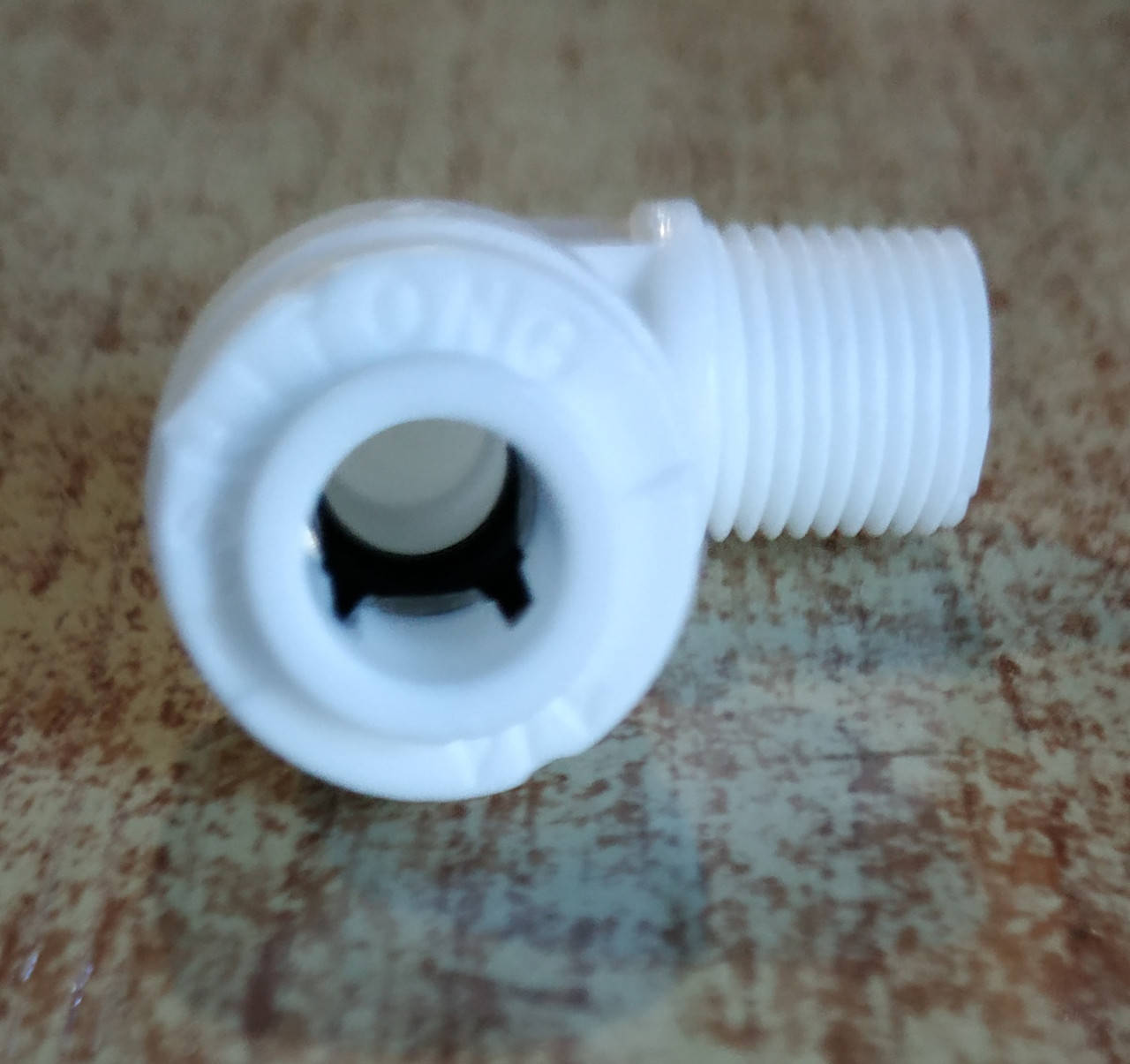 

Фиттинг угловой 1/4"-1/8" (трубка-наруж резьба)