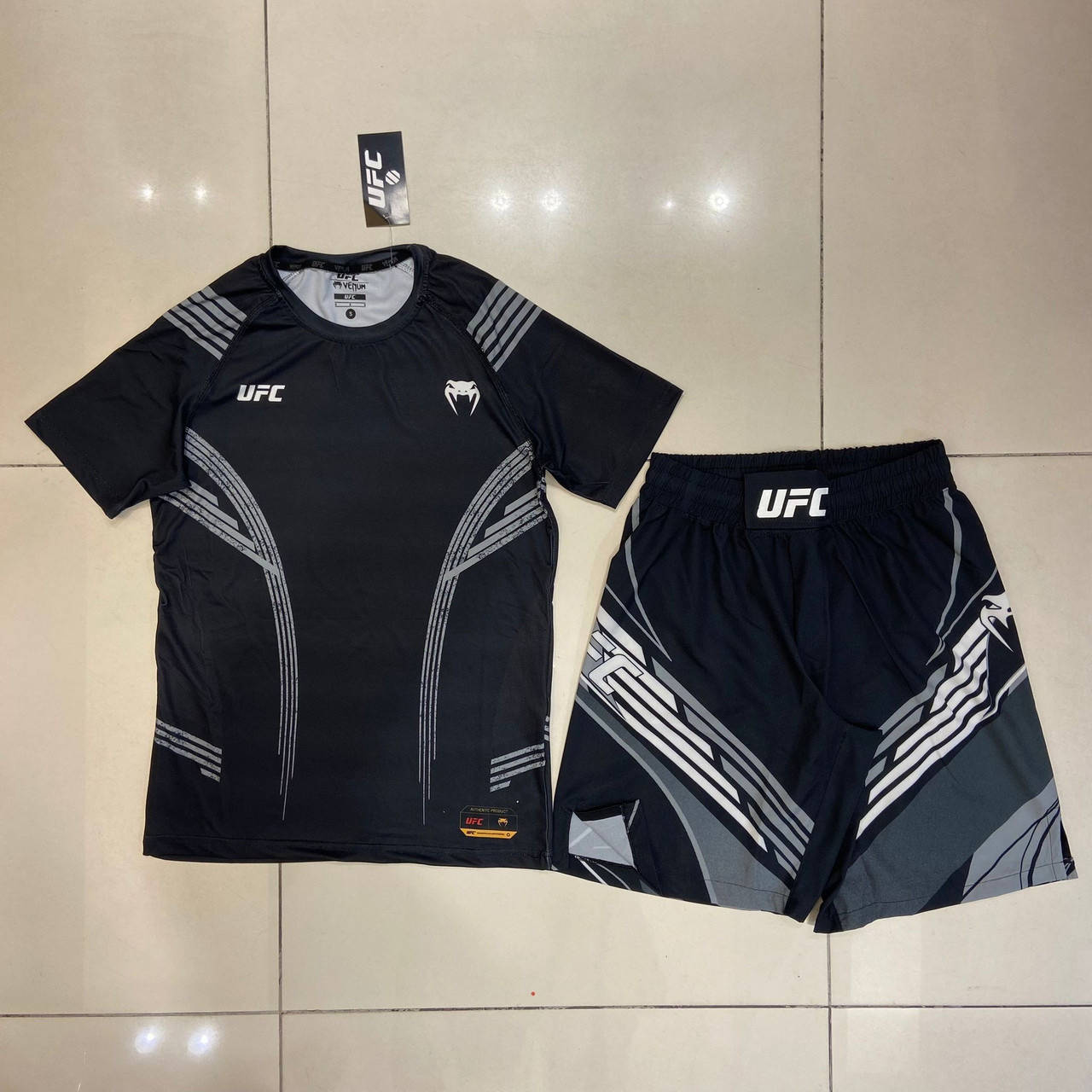 

Комплект для единоборств VENUM UFC