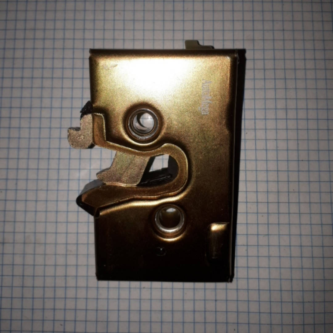 

Замок двери Чери Амулет Chery Amulet