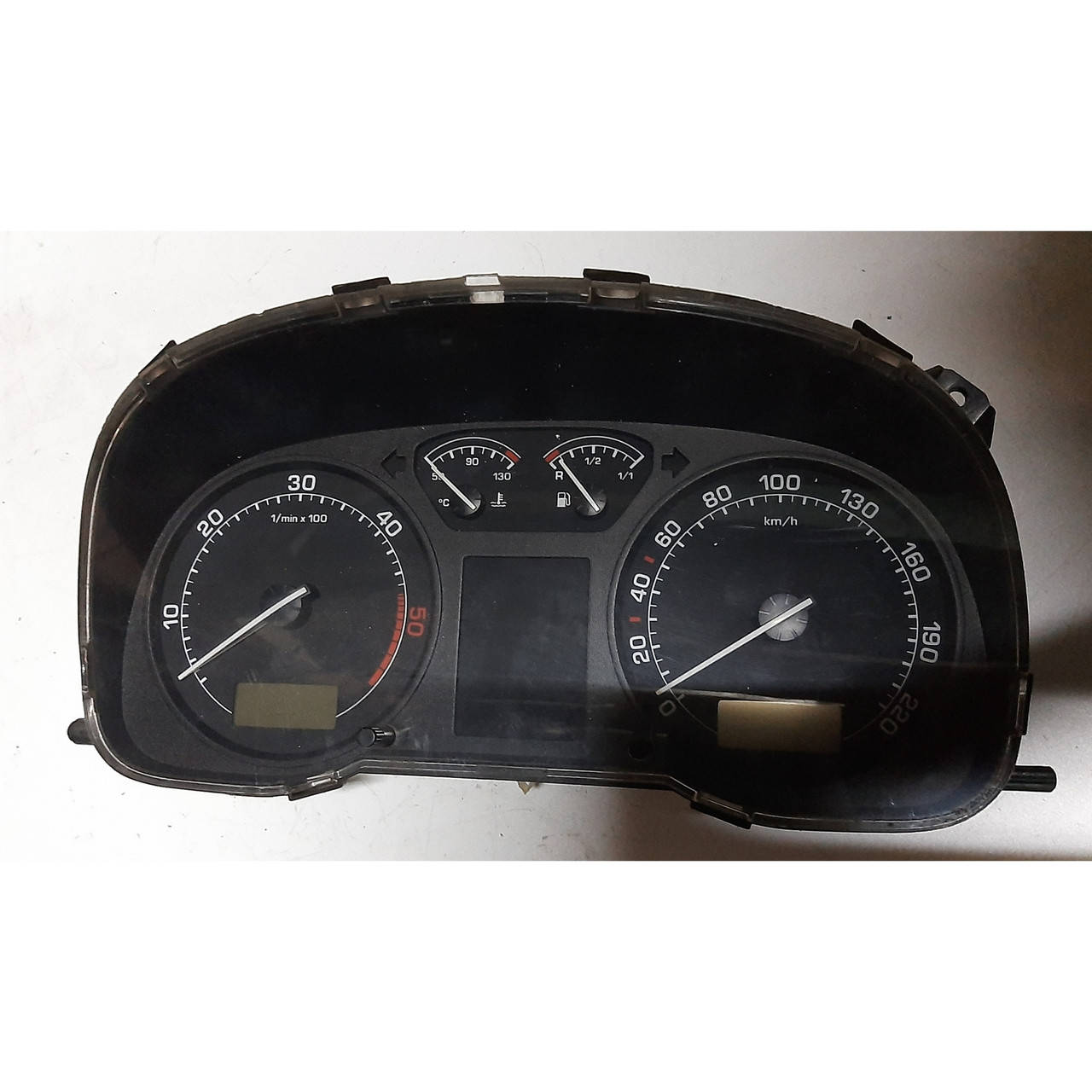 

Приборная панель Skoda Octavia Tour