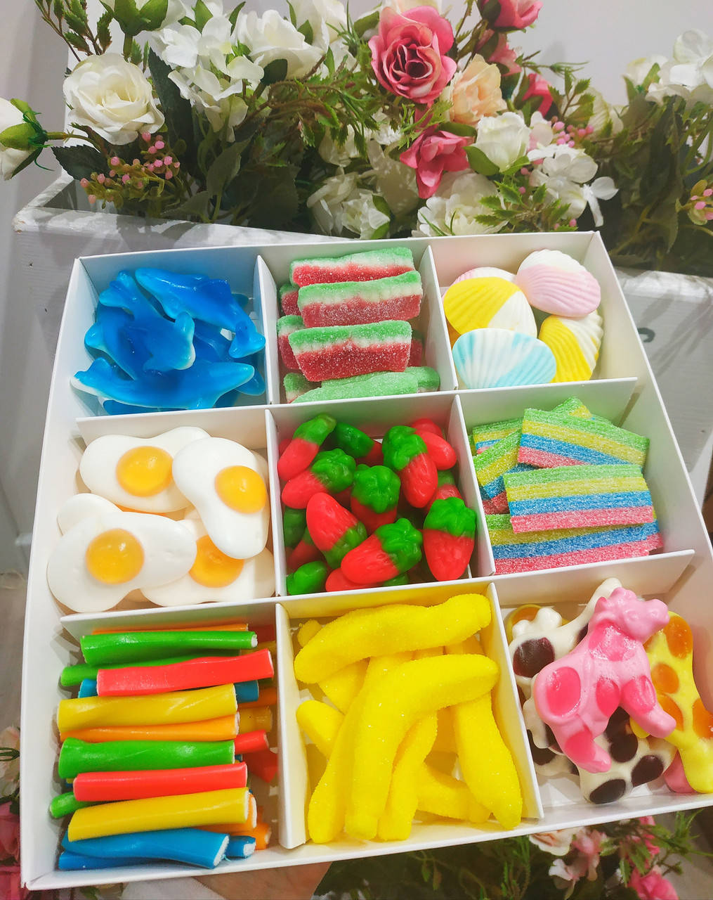 

Подарочный Свит Бокс с жевательными конфетами: Тролли, Фини, Мармелад провода ленты - Набор желеек