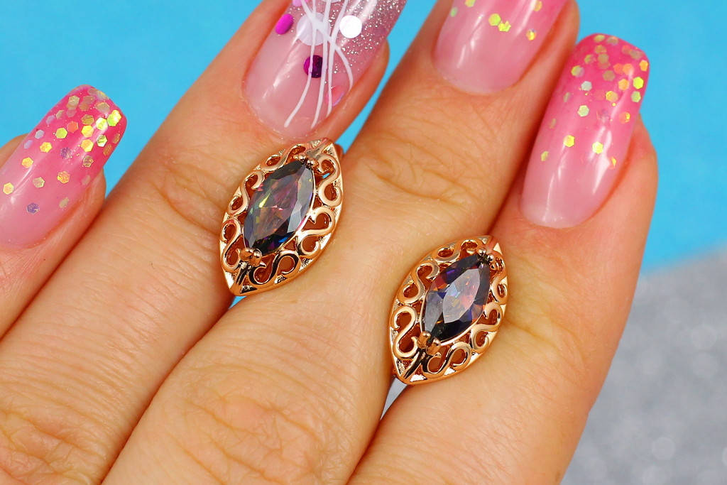 

Серьги Xuping Jewelry маркиз с имитацией александрита 1,7 см золотистые