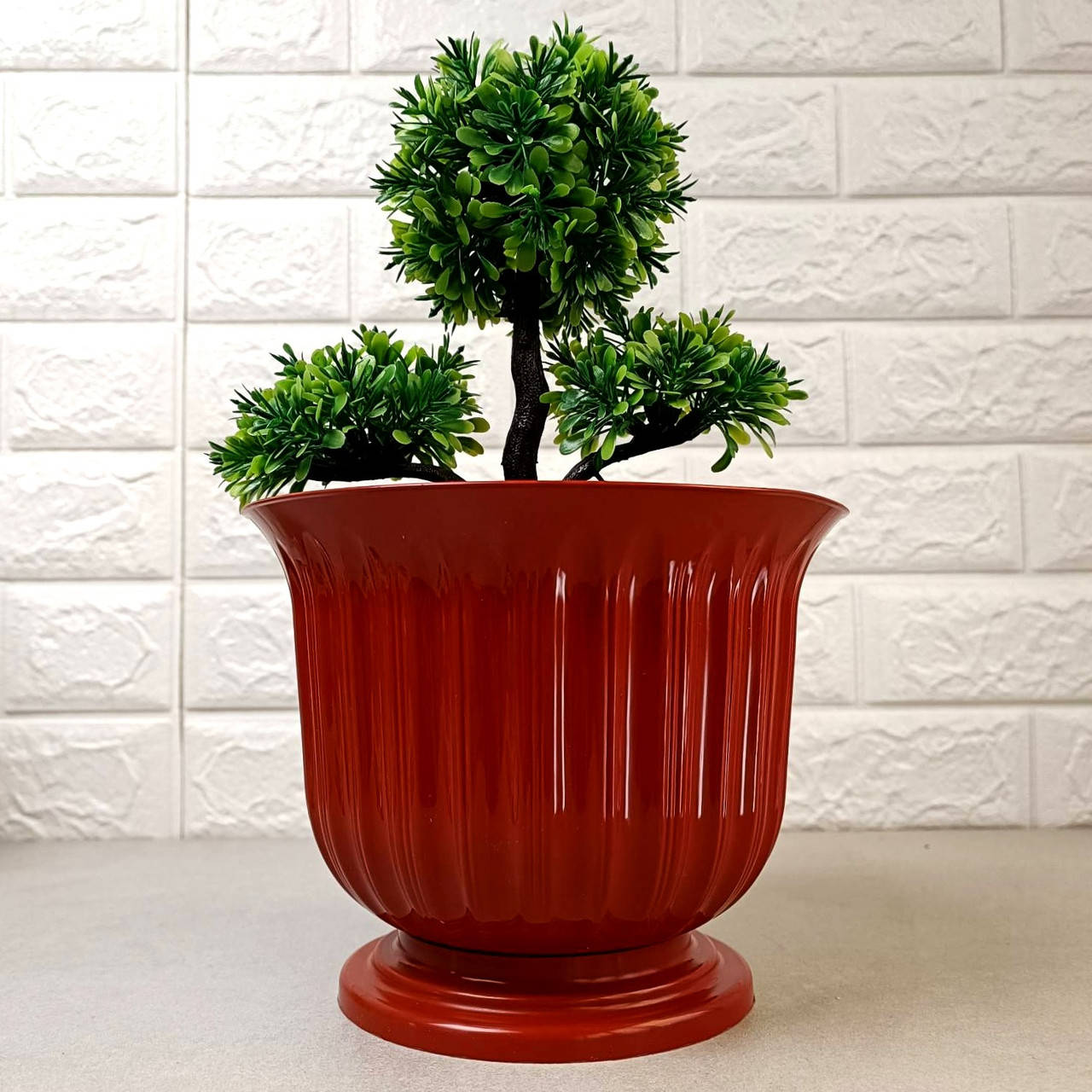 

Небольшой пластиковый вазон на невысокой ножке 17*14см 1.6л, терракот Лилия Польша