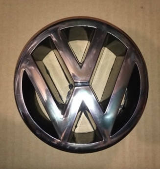 

VW Passat B2 (80-88) емблема решетки радиатора хром