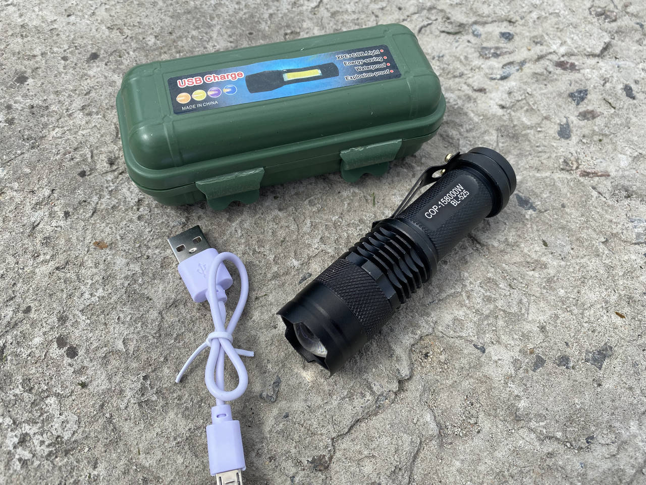 

Компактный тактический фонарик с линзой (зумом) BL-525, Черный
