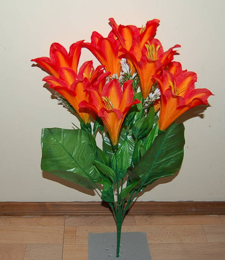 

Т-90 Лилия 10 голов 70х15 см