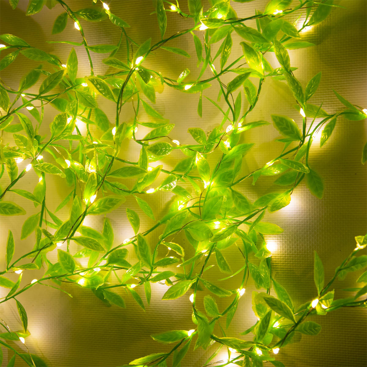 

Cветодиодная гирлянда на окно Xmas 200Led 3.9м листья плакучей ивы на медной проволоке (Теплый белый) (TL)