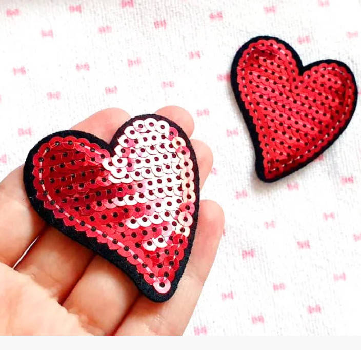 

Аппликация термоклеевая, нашивка на одежду - Сердце, 5,5х5 см