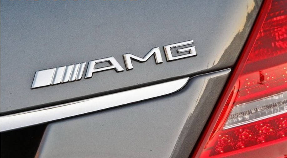 

Надпись шильдик логотип Mercedes AMG цвет хром